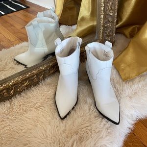 Steve Madden White Leather Booties